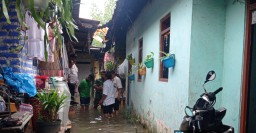 Baca juga : Kelurahan Wonocolo Evakuasi Korban Banjir