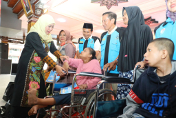 Baca juga : Gubernur Serahkan Santunan 200 Anak Yatim, Bansos PKH Plus dan ASPD di Mojokerto