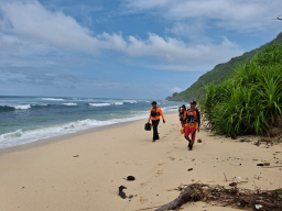Baca juga : WNA Asal China Hilang Diduga Terseret Arus di Pantai Nyang Nyang