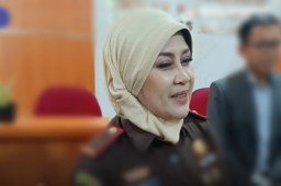 Baca juga : Kajati Jatim Mia Amiati Pensiun, Jabatan Barunya Komisaris Independen Bank Mandiri