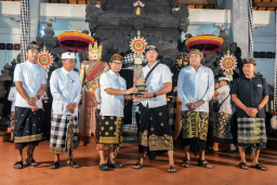 Baca juga : Bupati Badung Serahkan Hadiah Lomba Ogoh-ogoh di Desa Adat Kapal