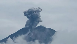 Baca juga : Erupsi 4 Kali, Letusan Semeru Capai Ketinggian 800 M