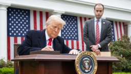Baca juga : Reciprocal Tariffs, Kebijakan Kontroversial Donald Trump