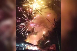 Baca juga : Kebakaran Toko Mainan Leuwiliang Bogor, Petasan Meledak Bak Pesta Kembang Api