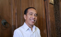 Baca juga : Jokowi Perlihatkan Ijazah SD sampai UGM ke Wartawan, Dilarang Foto