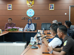 Baca juga : Dewan Pers Minta Pengalihan Penahanan Direktur Pemberitaan JakTV