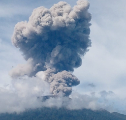 Gunung Marapi Meletus, Abu Vulkanik Mengarah ke Tanah Datar dan Payakumbuh
