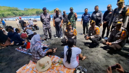 Baca juga : Kapolres Blitar Pantau Kepadatan Wisatawan di 3 Pantai Kawasan JLS Saat Libur Lebaran