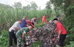 Baca juga : Polres Malang Selidiki Pembuangan Sampah Ilegal Tutup Akses Makam di Singosari