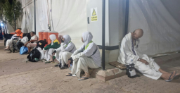 Berita Foto: Kondisi Jemaah Haji Indonesia Belum Terangkut Menuju Muzdalifah