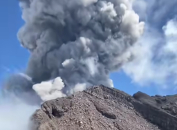 Hujan Abu di Kabupaten Jember, Dampak Letusan Gunung Raung