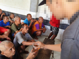 Baca juga : Satpol PP Surabaya Amankan 44 Pemuda Pesta Miras dan Vandalisme