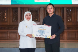 Baca juga : Gubernur Khofifah Salurkan Berbagai Bantuan Rp 6,53 Miliar di Tuban, Tepat Sasaran dan Jangan Dipakai Judol!