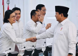 Baca juga : Reshuffle 5 Menteri: Sri Mulyani hingga Budi Arie