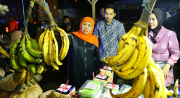 Baca juga : Gubernur Khofifah Blusukan ke Pasar Ranuyoso, Borong Pisang Agung Khas Lumajang dan Bagi Sembako