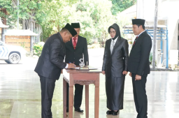 Baca juga : Bupati Sidoarjo Lantik 61 Pejabat Baru