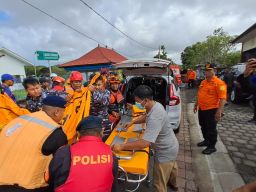 Baca juga : Hari ke-2 Operasi Usai Dilanda Hujan, Tim SAR Bali Temukan 4 Jenazah di Muara Tukad Badung