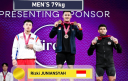 Baca juga : Rizki Juniansyah Menyabet Dua Medali Emas Kejuaraan Dunia Angkat Besi IWF