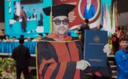 Baca juga : Ahmad Sahroni Bergelar Doktor Ilmu Hukum, S3 Universitas Borobudur Jakarta