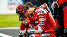 Baca juga : Francesco Bagnaia Performa Anjlok, Turun dari Tiga Besar Klasemen MotoGP 2025