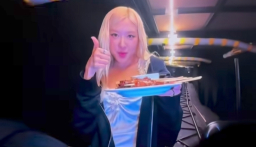 Baca juga : Rose Makan Sate di Konser BLACKPINK di Jakarta, setelah Menikmati Nasi Goreng