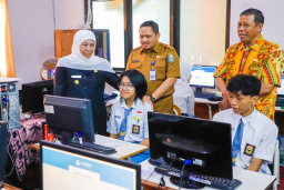 Baca juga : Jatim Siap Laksanakan Tes Kompetensi Akademik, Gubernur Khofifah Tinjau SMAN 6 Surabaya