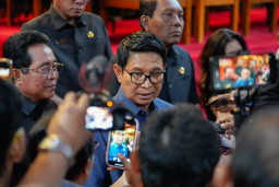 Baca juga : Bupati Adi Arnawa Pastikan Program Reward Lansia Tetap Berjalan, Tunggu Penyesuaian Regulasi