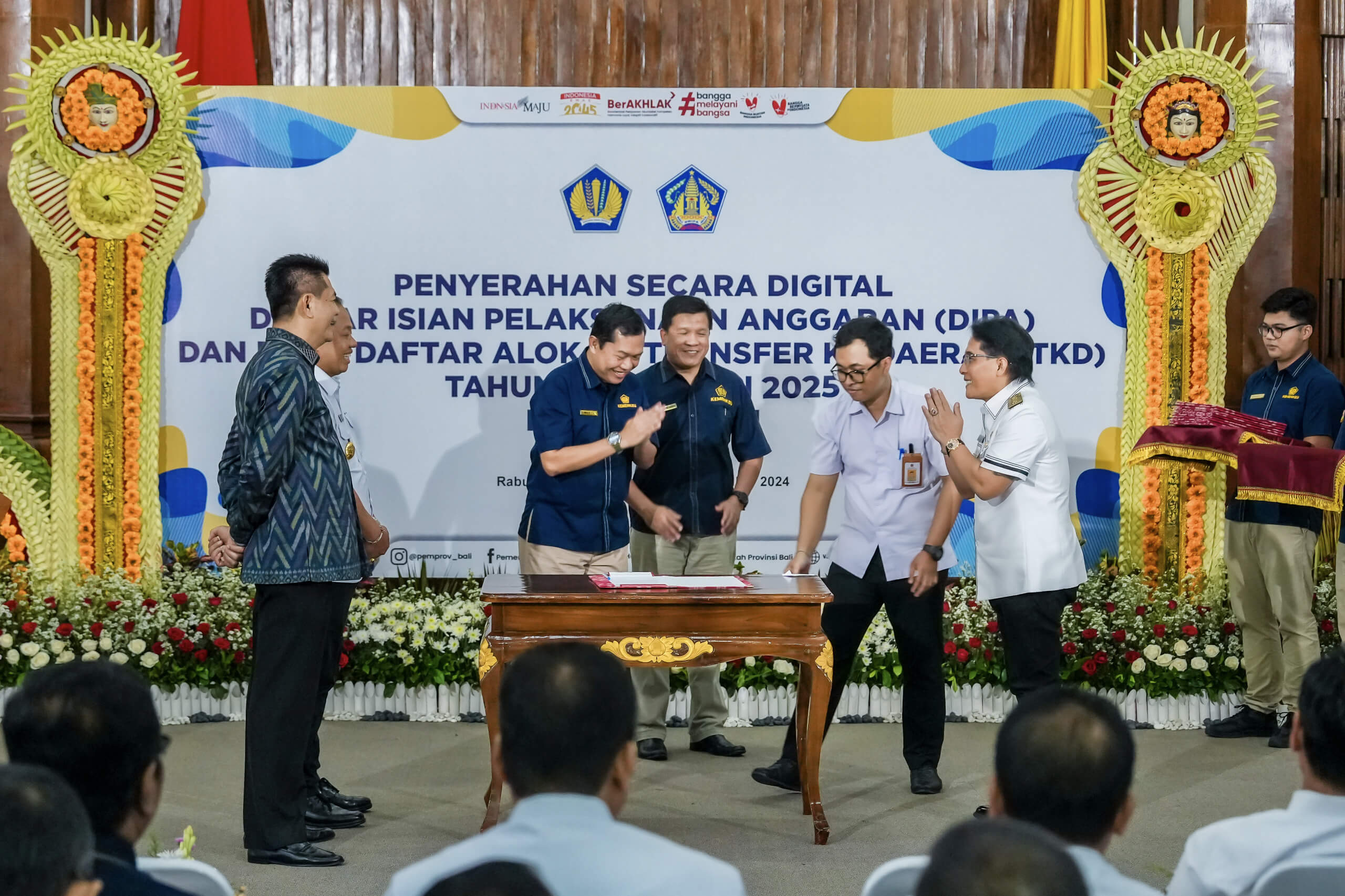Bupati Giri Prasta Hadiri Penyerahan Secara Digital DIPA dan TKD 2025