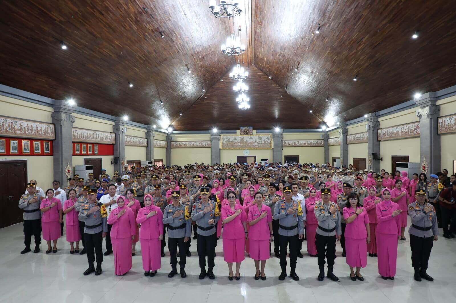 Awali Tahun 2025, Sebanyak 936 Personel Polda Bali Memperoleh Kenaikan Pangkat