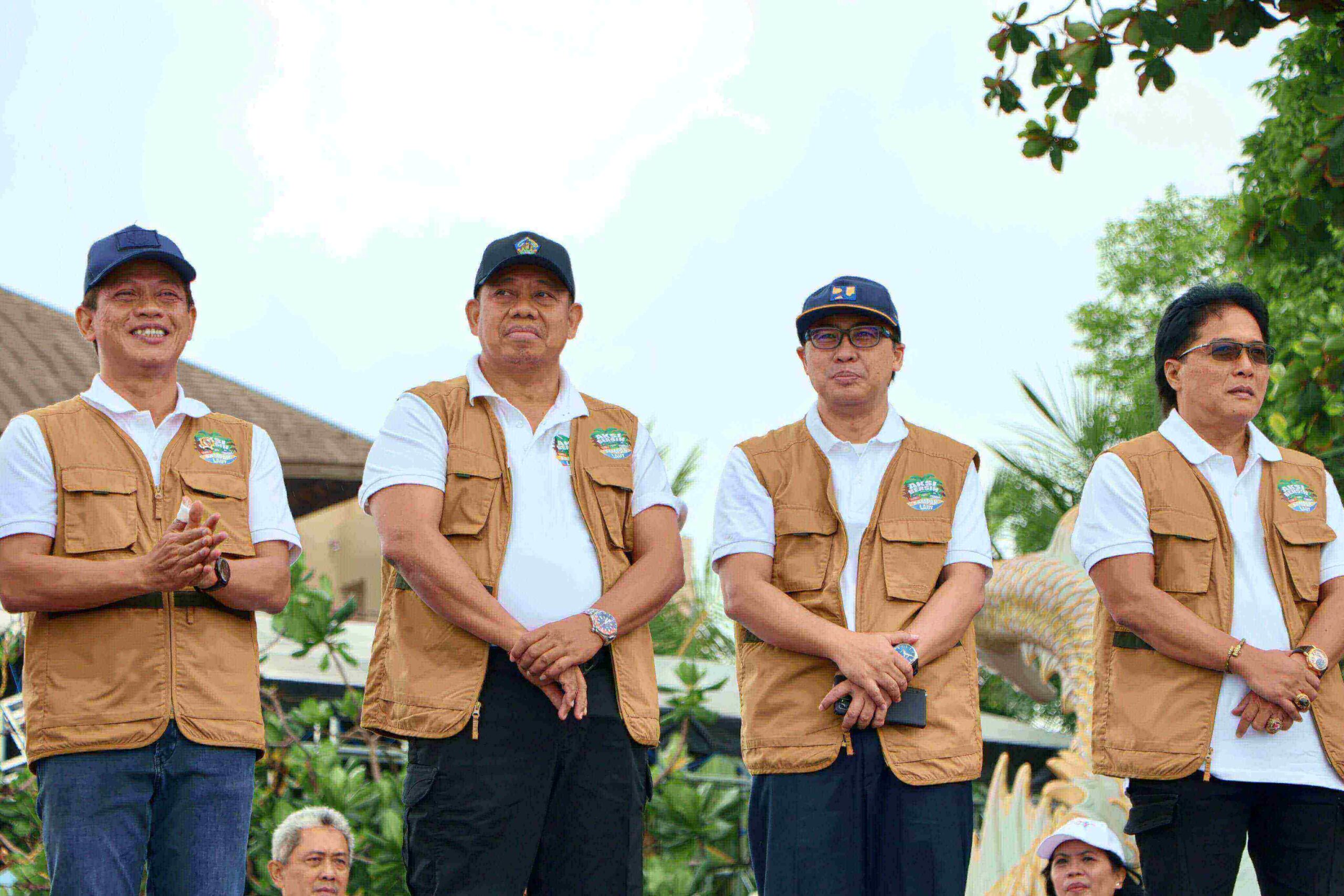 Pj Gubernur Bali Apresiasi Perhatian Pemerintah Pusat, Dalam Aksi Bersih-Bersih Sampah di Pantai Kuta