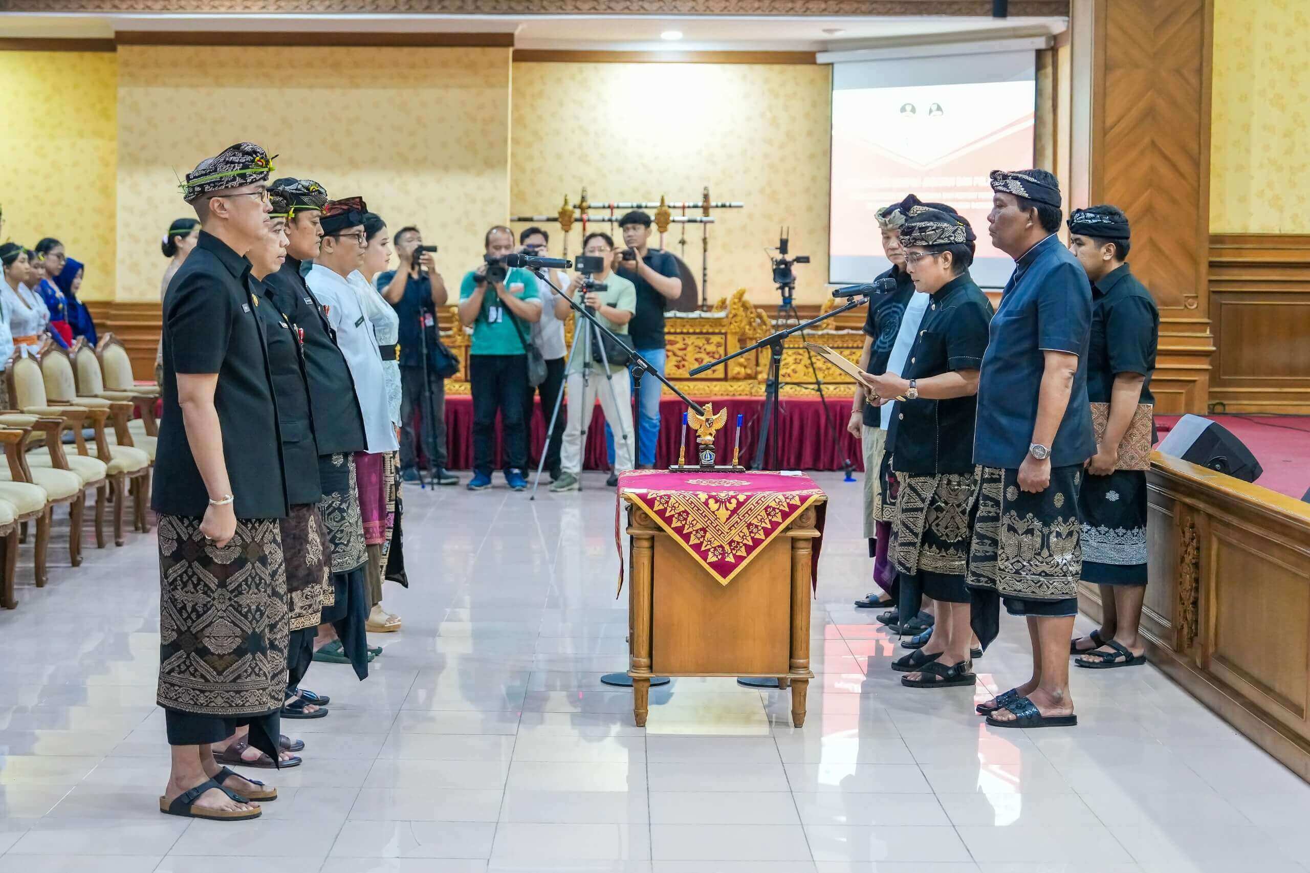 Bupati Giri Prasta Lantik Ida Bagus Surya Suamba Menjadi Sekda Badung