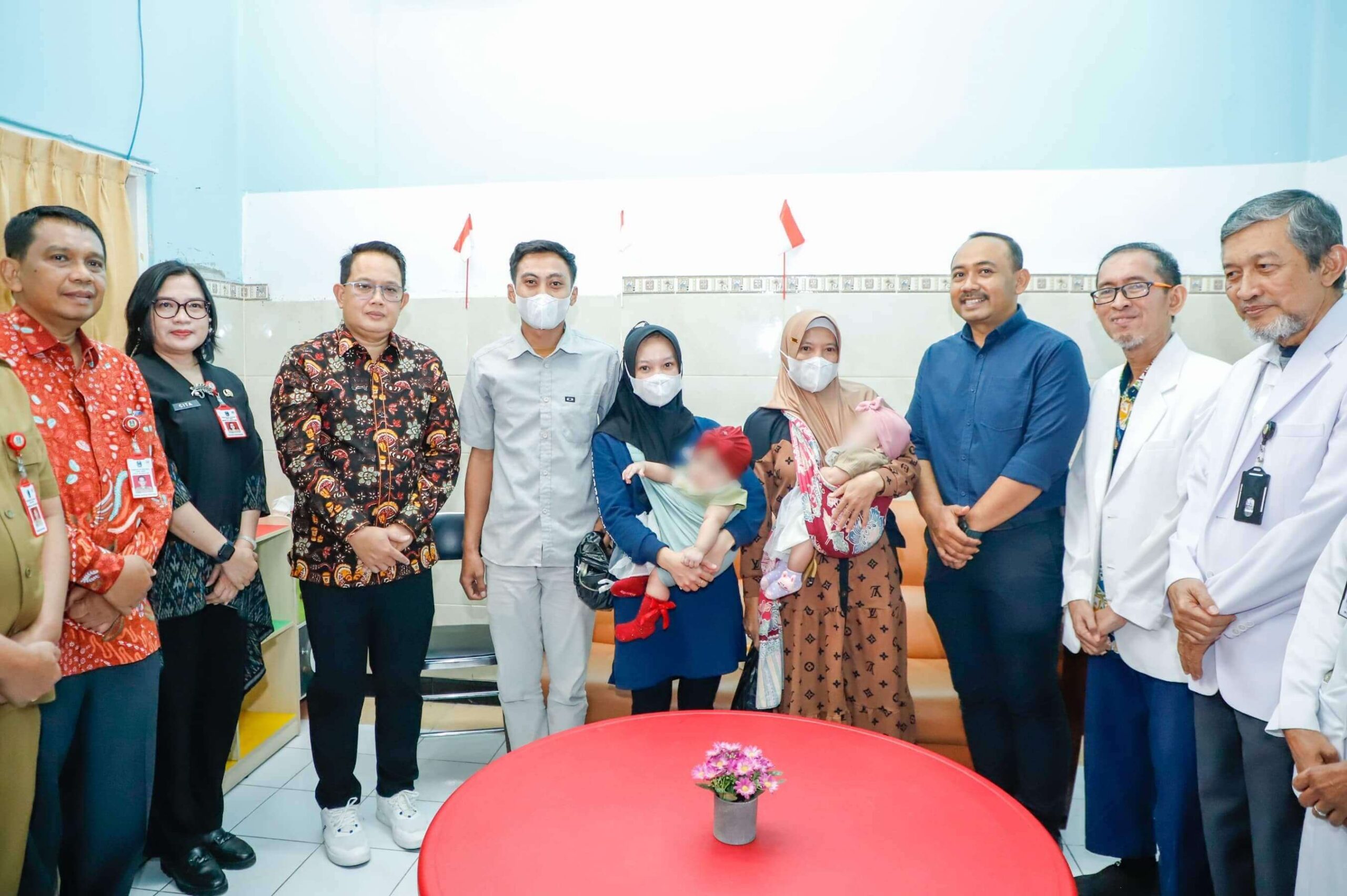 Sukses Lakukan Pemisahan Kembar Siam Ischiopagus, Pj. Gubernur Adhy Puji Konsistensi RSUD Dr. Soetomo Surabaya