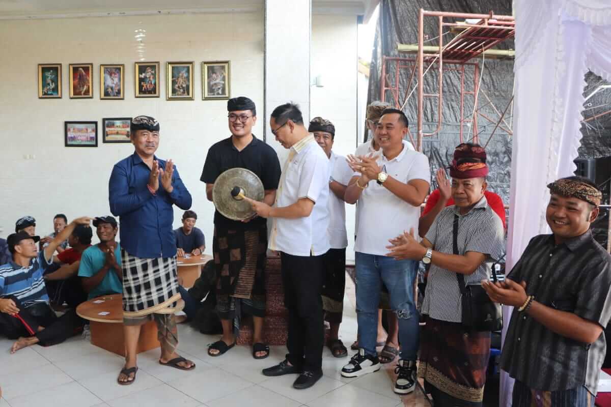 Wabup Suiasa Buka Turnamen Ceki Sekaa Gong Genta Kencana Br. Pandean, Munggu