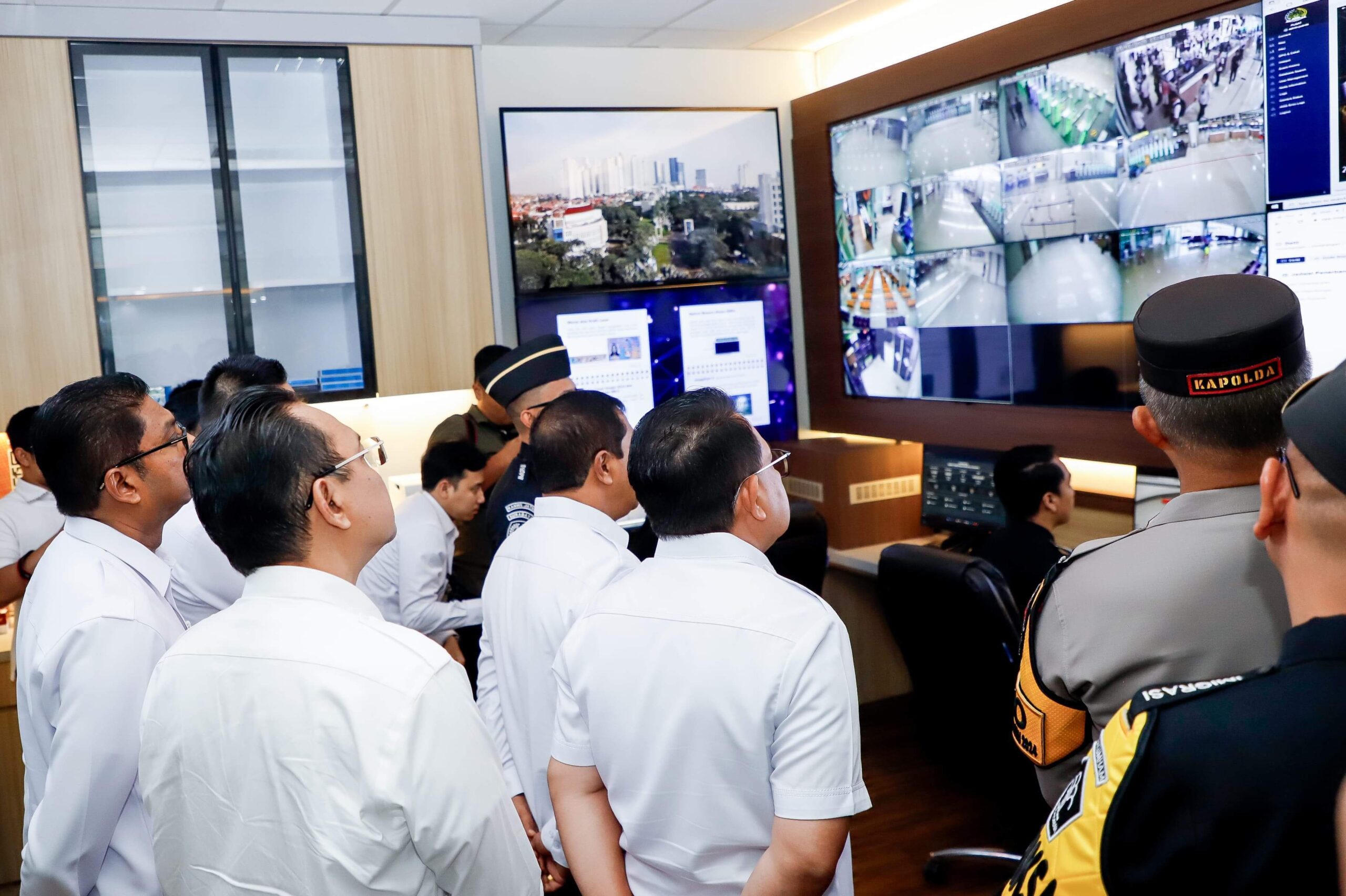 Koin Jagat Berdampak ke Fasum, Pj. Gubernur Jatim Gandeng Kementerian Komdigi dan Pihak Berwenang untuk Penertiban