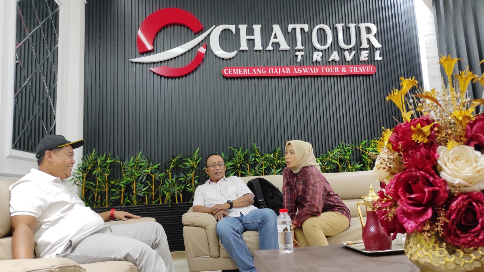 Jalan Sehat Berhadiah Umrah, Awali Rangkaian HPN 2025 PWI Jatim