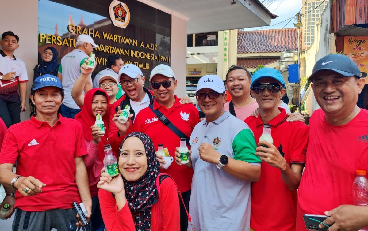 Alumni Kauje Ramaikan 'Jalan Sehat Bersama Wartawan' PWI Jatim