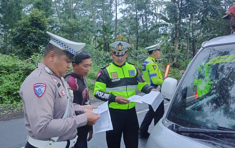 Buntut Laka Tunggal di Ijen, Polres Bondowoso Gelar Patroli Subuh