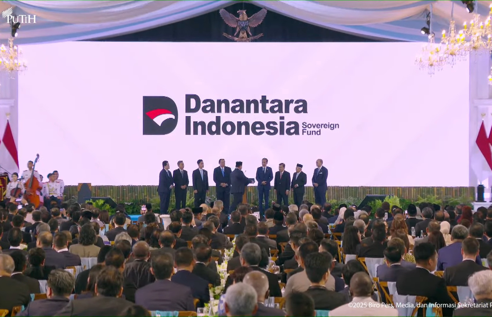 Panggil Menteri Hingga Kepala Danantara, Prabowo Gelar Ratas