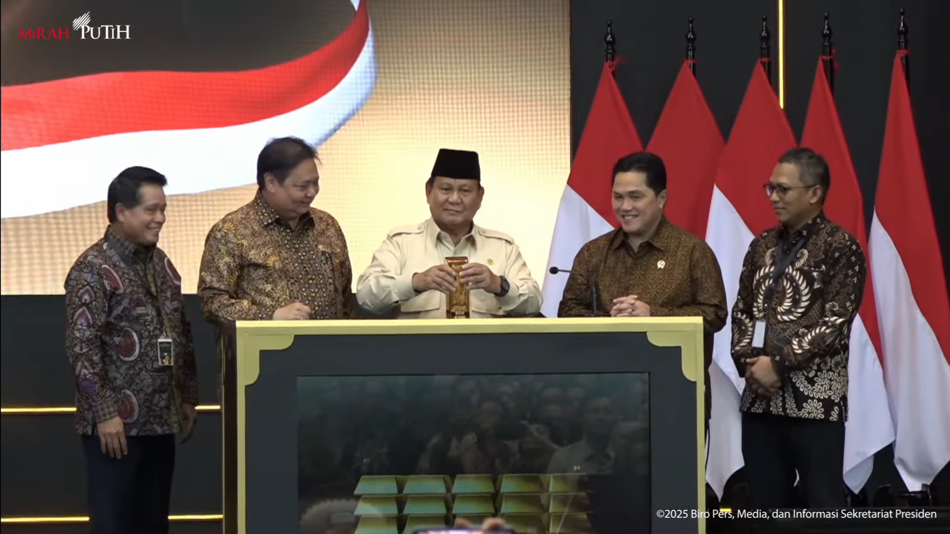 Presiden Resmikan Bank Emas Pertama Indonesia