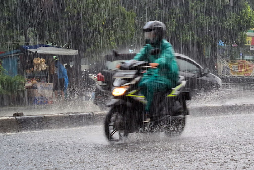 BMKG: Waspadai Hujan Petir Hari Ini