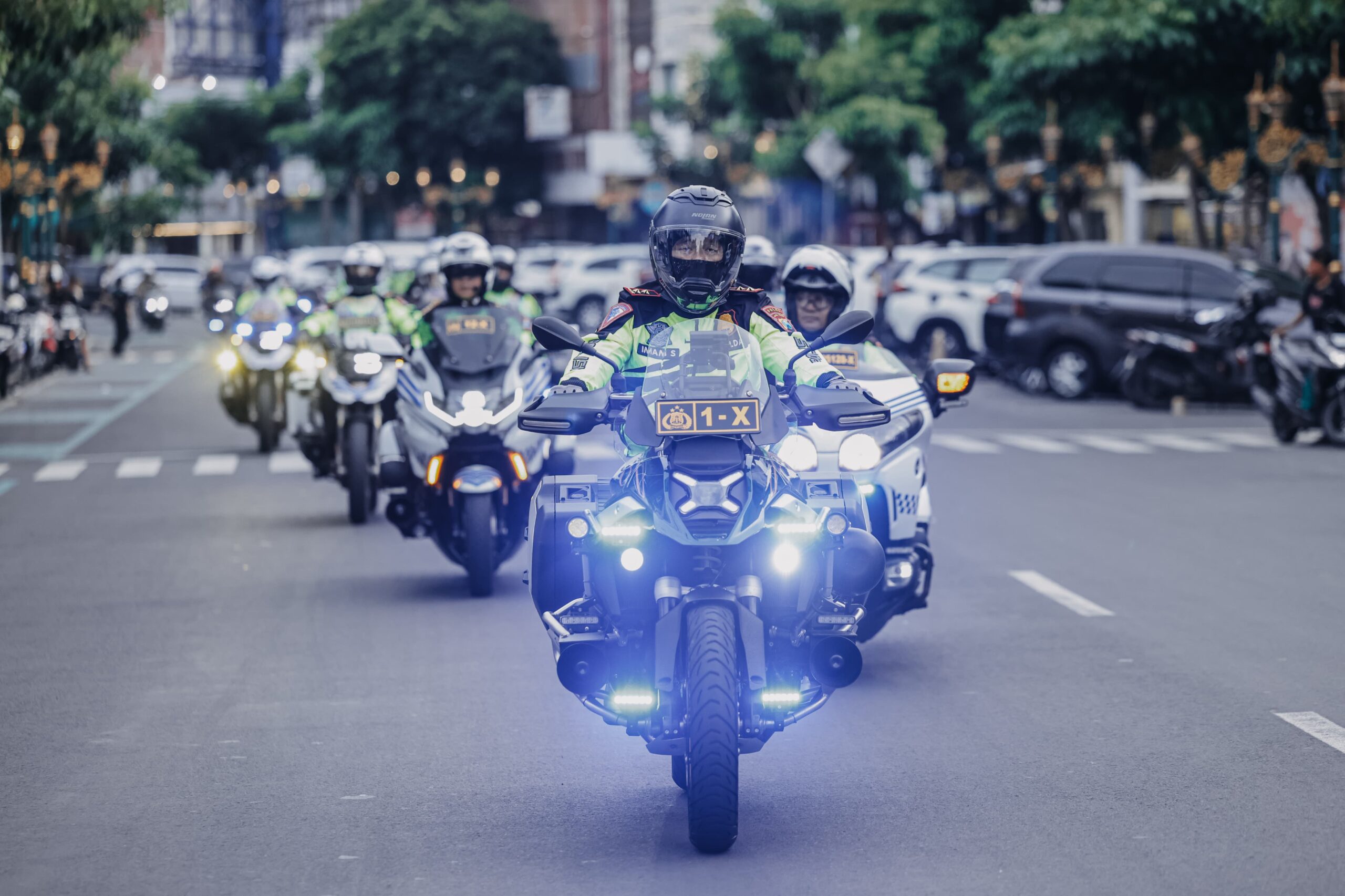 Jelang Operasi Ketupat Semeru 2025, Kapolda Jatim Berpatroli Naik Motor