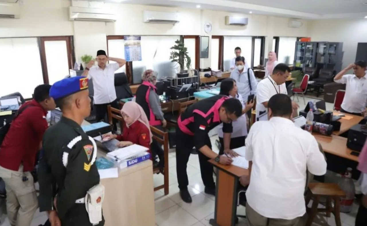 Usut Dugaan Korupsi Dana Hibah SMK Swasta, Kejati Geledah Kantor Disdik Jatim