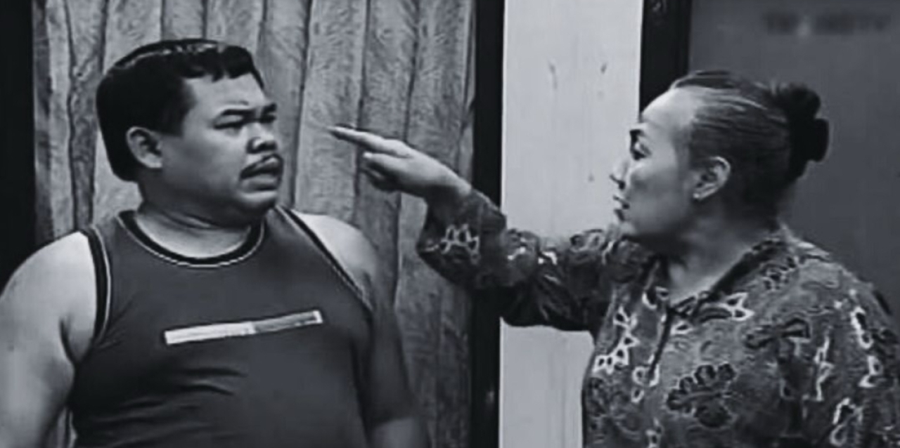 Akting almarhum Mat Solar dan almarhumah aktris senior, Nani Wijaya di sitkom Bajaj Bajuri. (Foto: Istimewa)