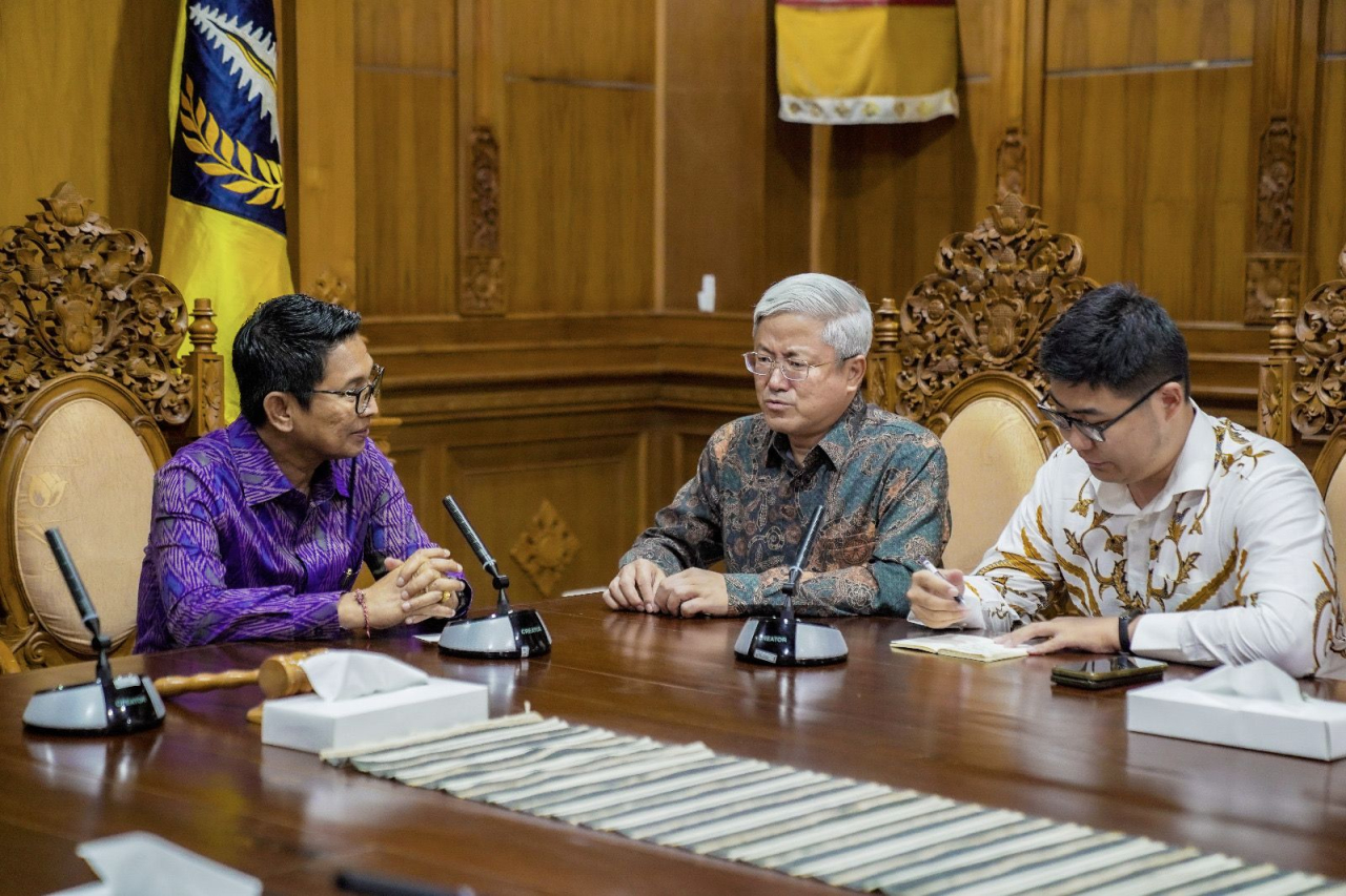 Pacu Kerja Sama Badung - China, Adi Arnawa Terima Audensi Konjen China