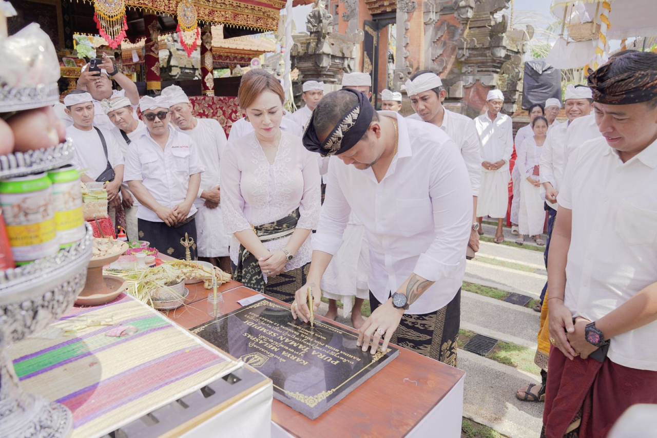 Wabup Bagus Alit Sucipta Nodya Karya Melaspas Pura Taman
