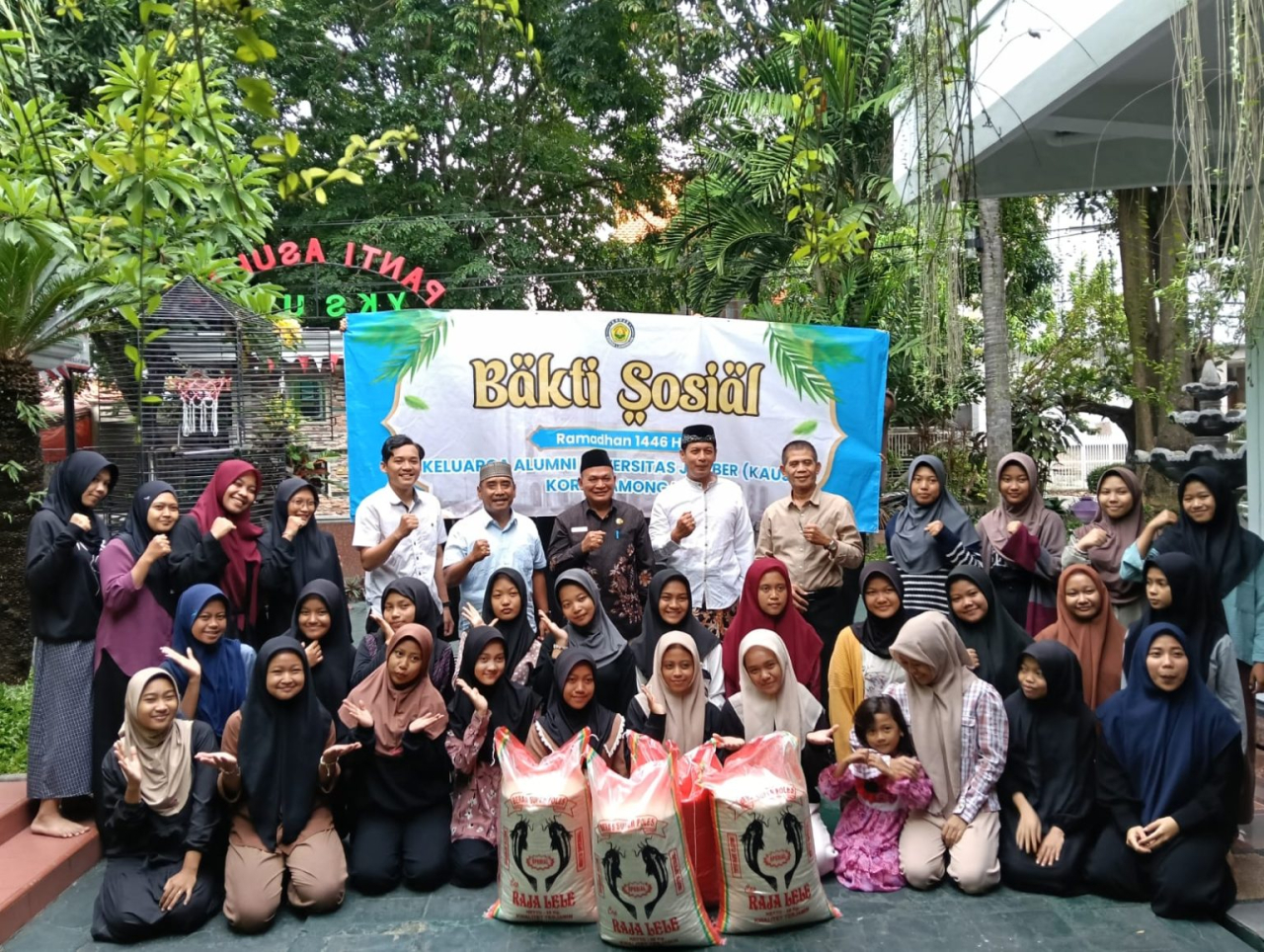 Semarak Ramadan, Kauje Lamongan Salurkan 300 Kg Beras ke Panti Asuhan