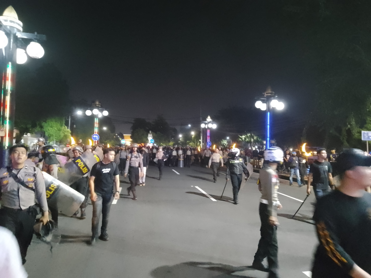 Massa BEM Se Jatim Bubar, Surabaya Kembali Kondusif