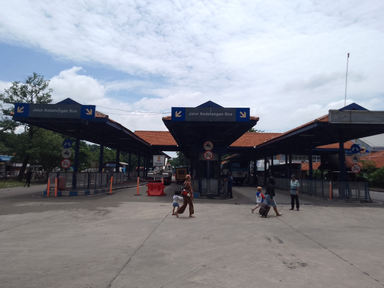 Masuk Pekan ke-3 Ramadan, Arus Mudik di Terminal Purabaya Terpantau Sepi