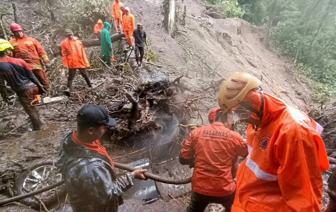 Tim Gabungan Berhasil Evakuasi Seluruh Korban Longsor Cangar