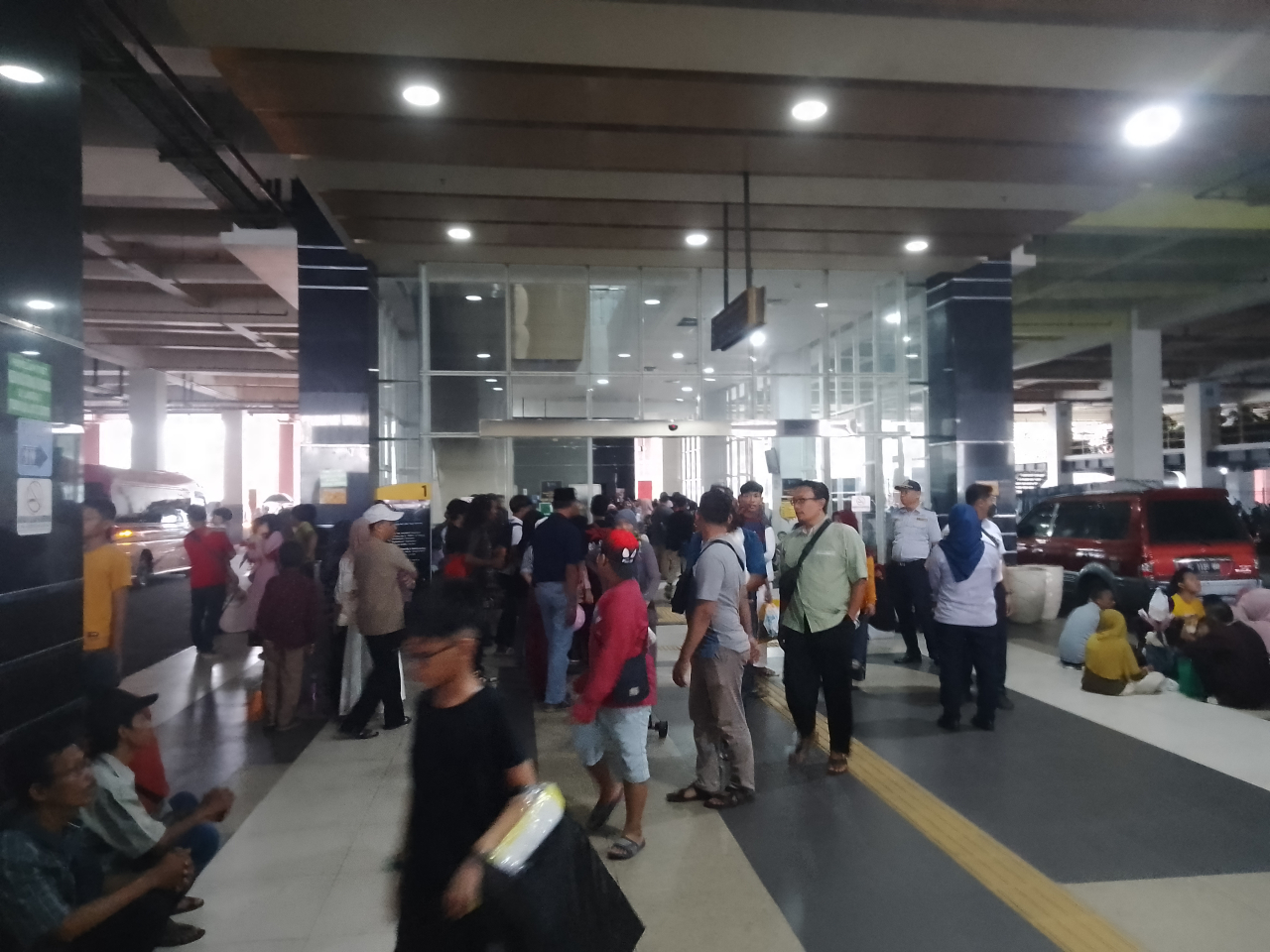 Libur Lebaran, Kebun Binatang Surabaya Dipadati Pengunjung